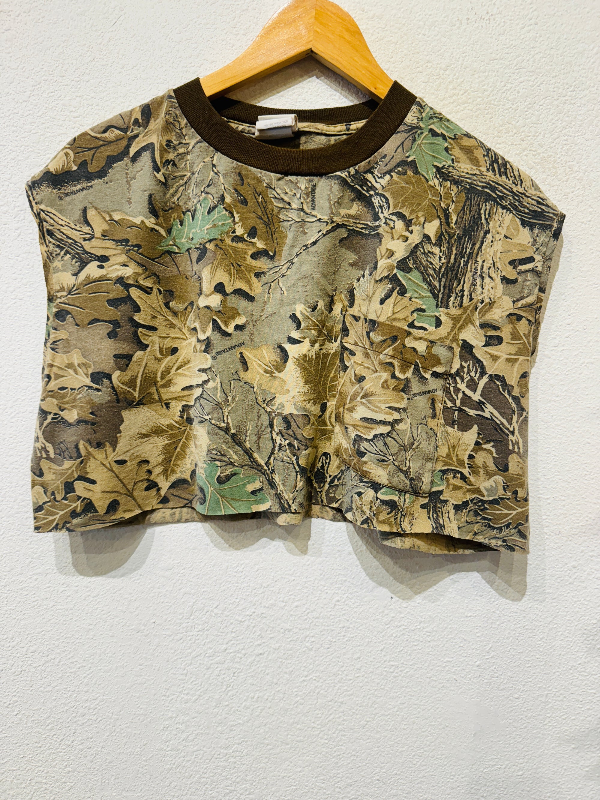 Advantage Camo Ringer Vintage Crop Tank