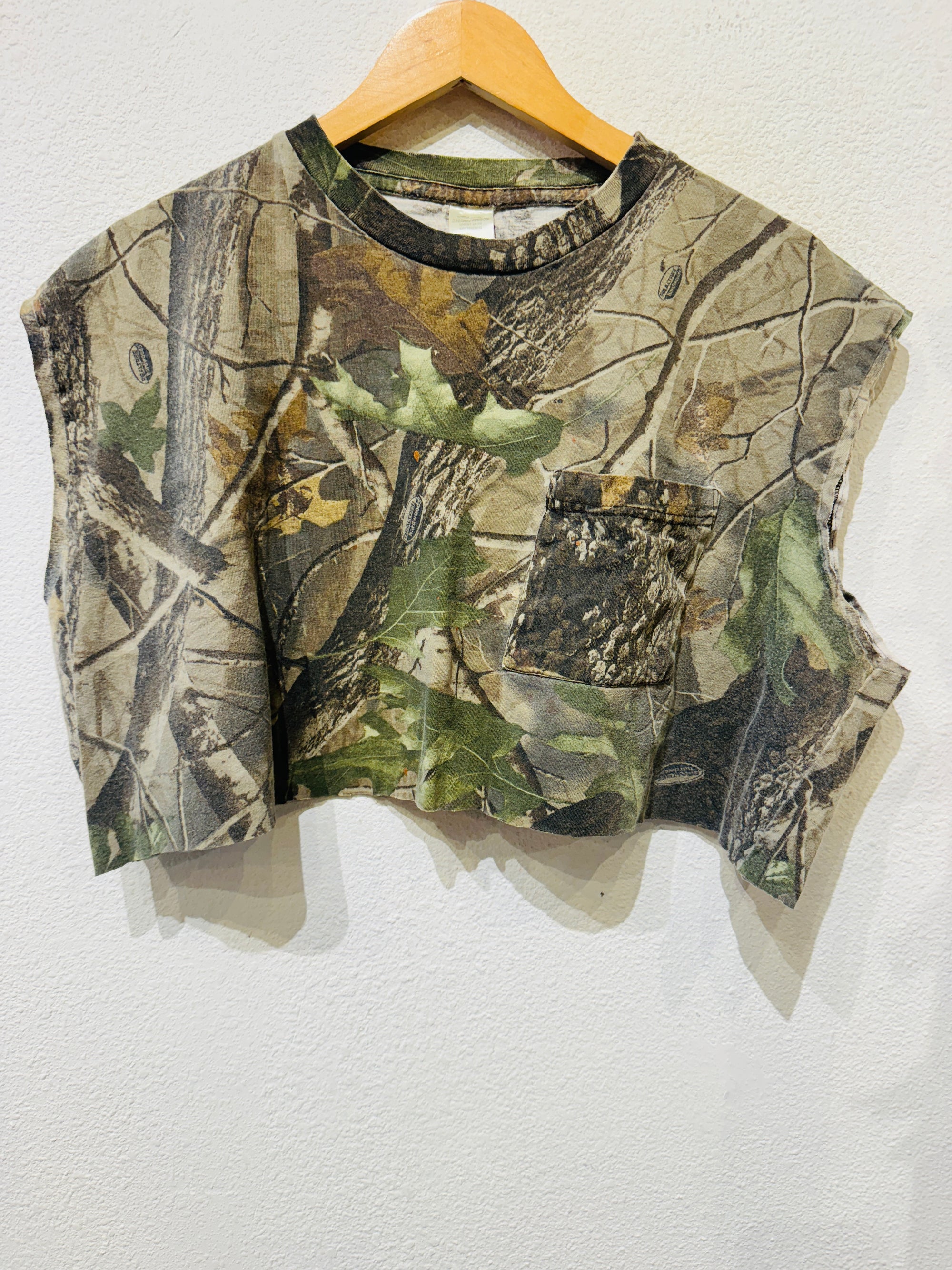 Realtree Hardwood Pocket Vintage Crop Tank