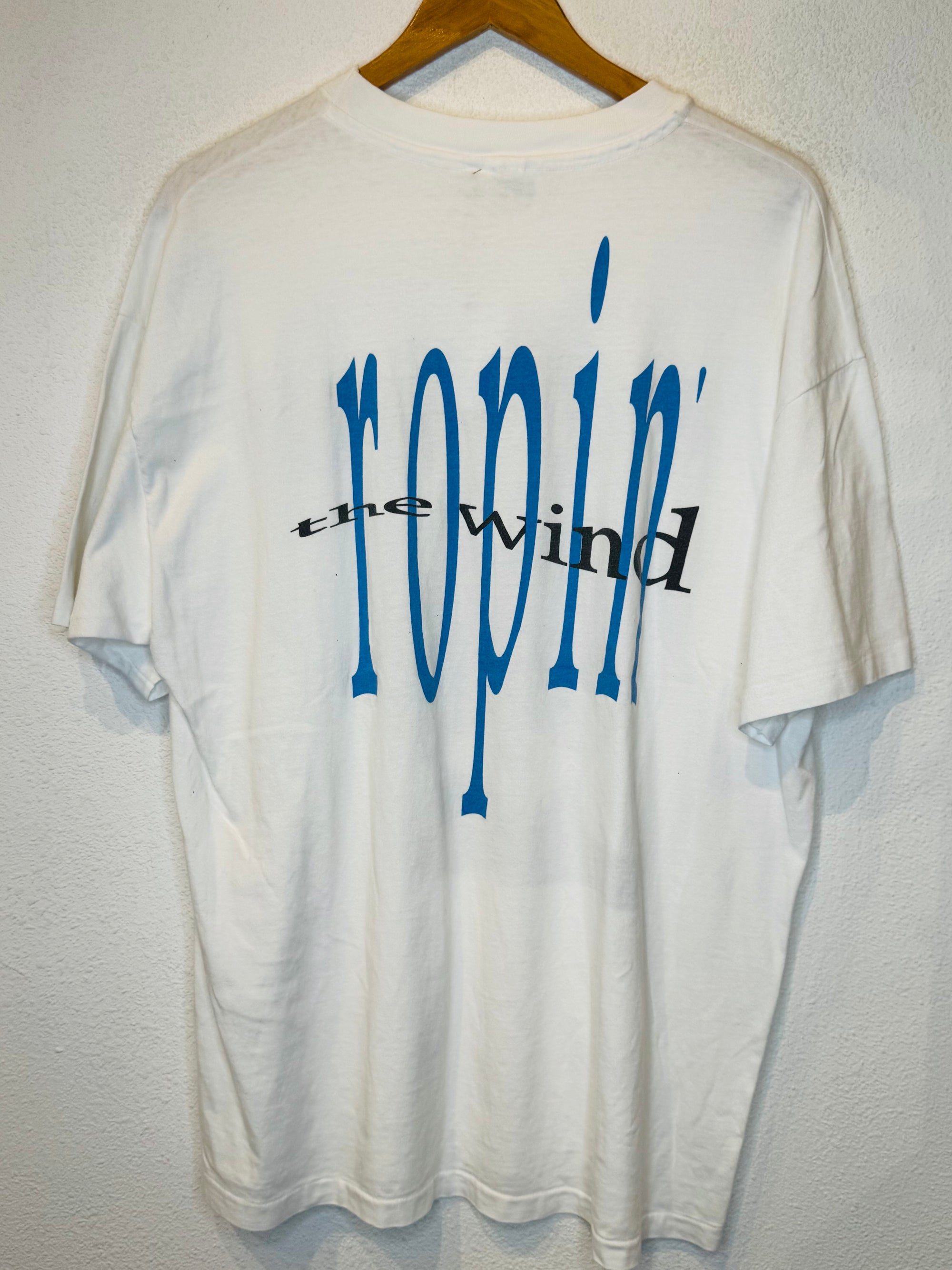 Ropin the Wind Garth Brooks Vintage Tee