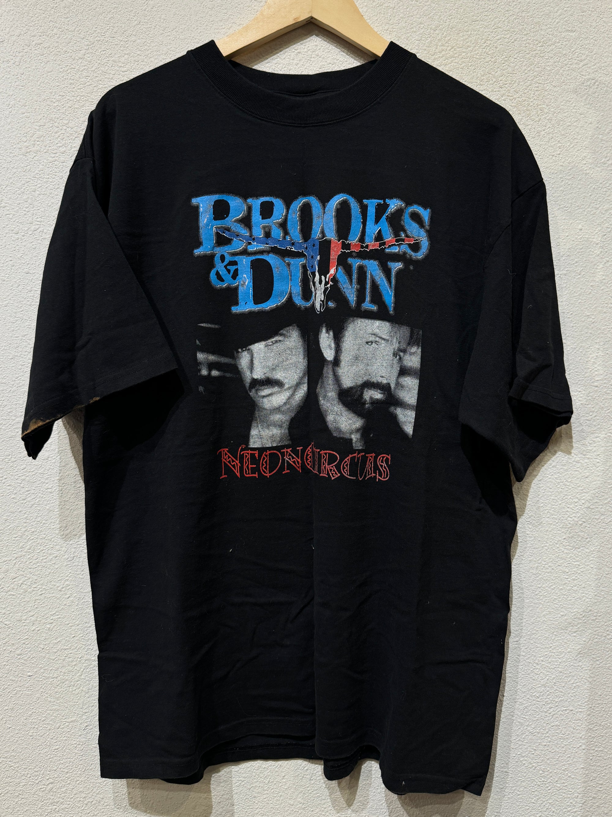 Brooks & Dunn Neon Circus Vintage Tee