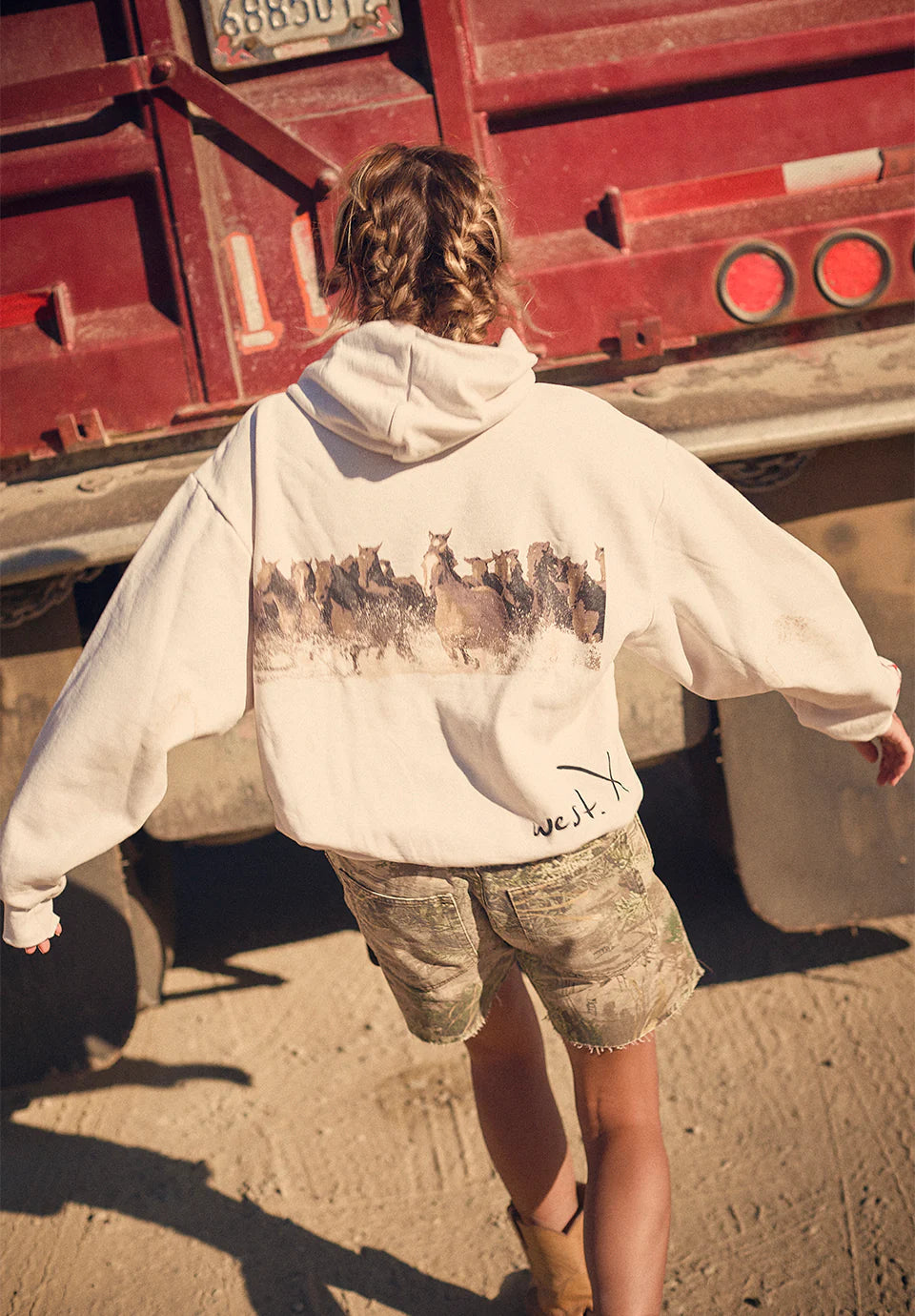 Wild Horse Hoodie - Creme